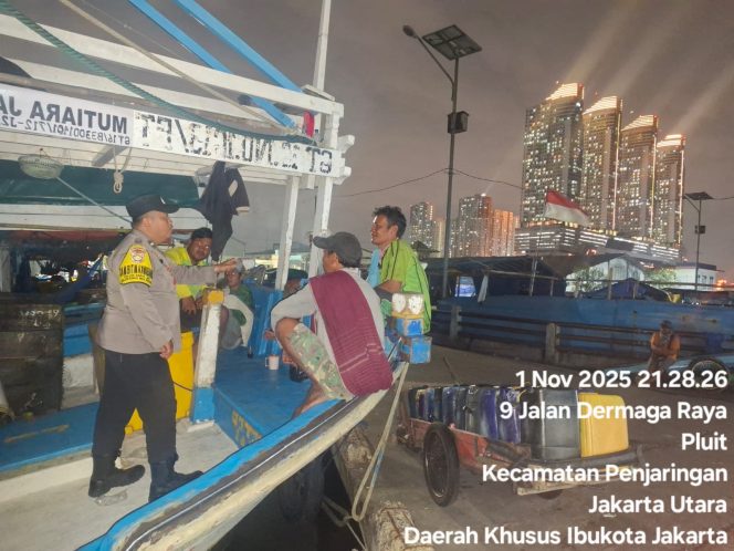 
					Bhabinkamtibmas Muara Angke Imbaukan Kamtibmas DDS di Wilayah Pesisir