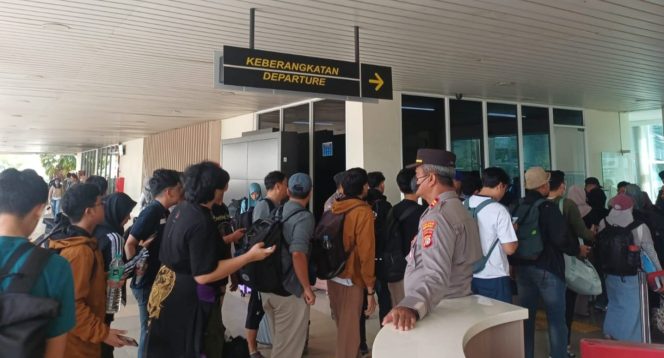 
 Polres Pelabuhan Tanjung Priok Amankan Akses Pariwisata Kepulauan Seribu di Dermaga Muara Angke