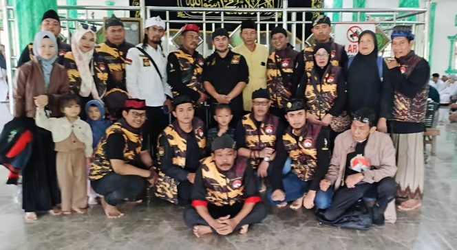 
					Touring Religi Satria Kencana Nusantara: Tapak Tilas Sejarah Islam di Banten