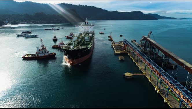 
					Salah satu pelabuhan curah SPMT