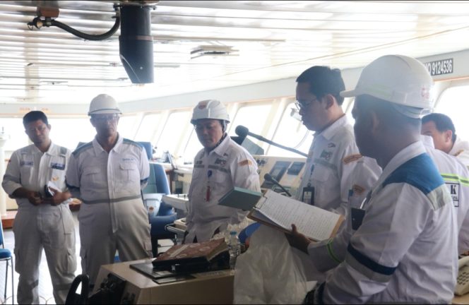 
					Uji petik kelaikan kapal jelamg Nataru