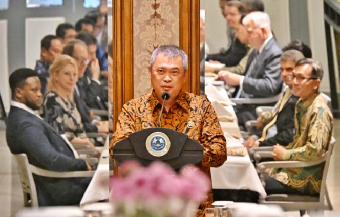 
					Menhub di pertemuan di Jakarta