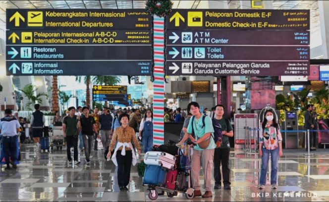 
 Suasana penumpang di Bandara InJourney Airports