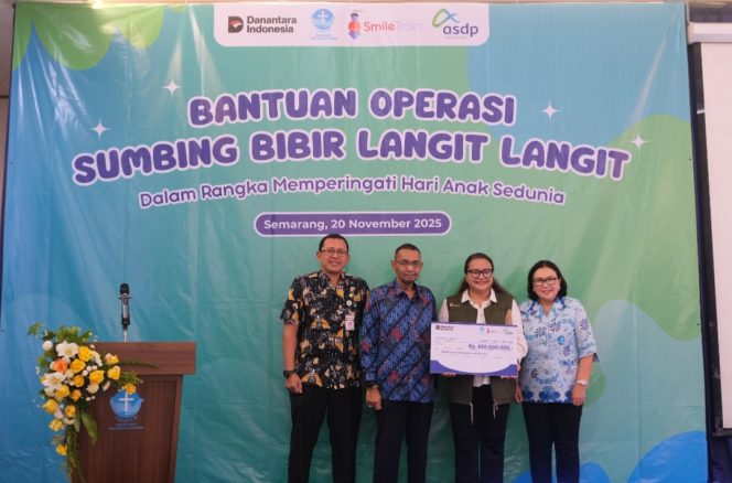 
 Pemberian bantuan dari ASDP secara simbolis