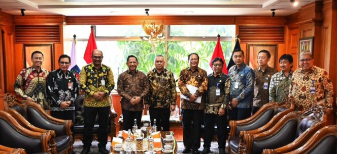 
 Menhub dan Mendagri serta jajaran masing-masing Kementerian