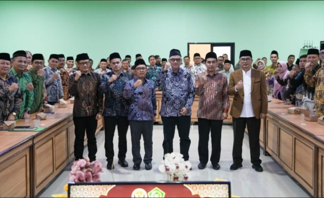 
					Menhaj dan jajaran di Bandung