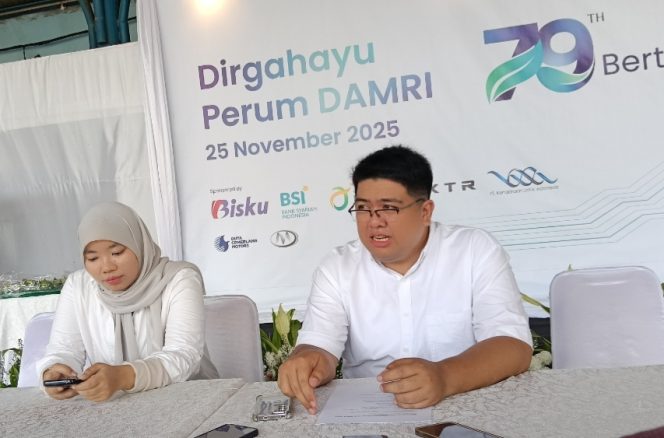 
					Vice President Corporate Secretary DAMRI, Chrystian R.M. Pohan menjelaskan persiapan Nataru di Stasiun DAMRI Kemayoran, Jakarta Pusat. Foto istimewa/ahmad