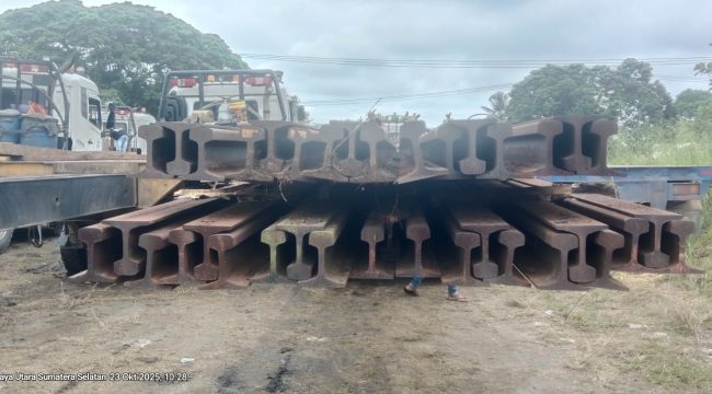 KAI Logistik Kirimkan 1350 Ton Rel