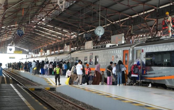 
					Jadwal Kereta Api Dilakukan Penyesuaian Mulai 1 Desember 2025, Pemesanan Tiket Belum Bisa Sementera