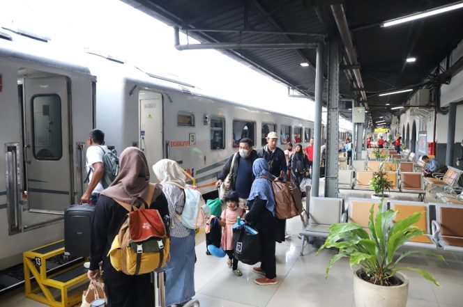 
					KAI Temukan Barang Penumpang Senilai Rp 12,8 Miliar: Imbau Pelanggan Lebih Waspada Jelang Nataru