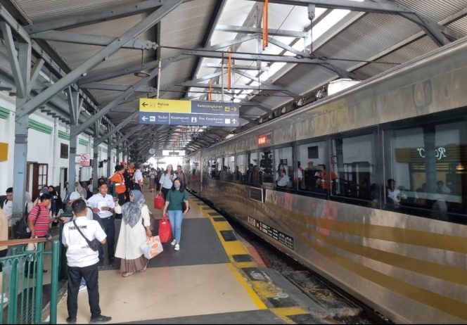 
					Pemesanan Tiket KA Nataru 2025 Resmi Dibuka Bertahap, KAI Daop 6 Yogyakarta Imbau Beli di Kanal Resmi