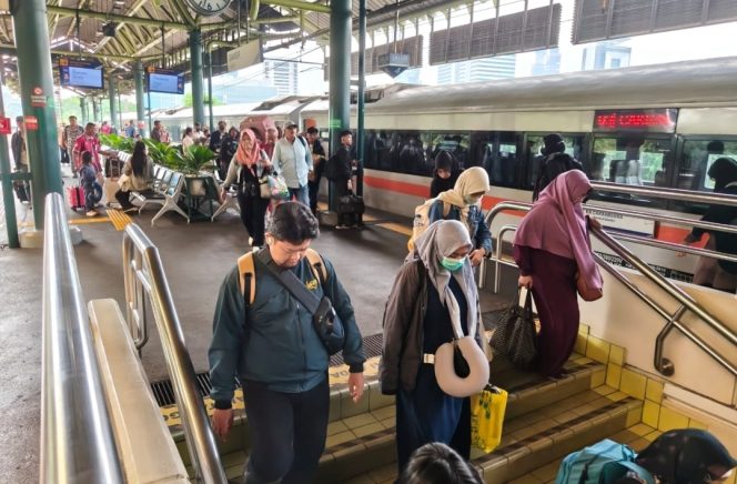 
					KAI Tambah Perjalanan Kereta di November, Liburan Jadi Makin Nyaman