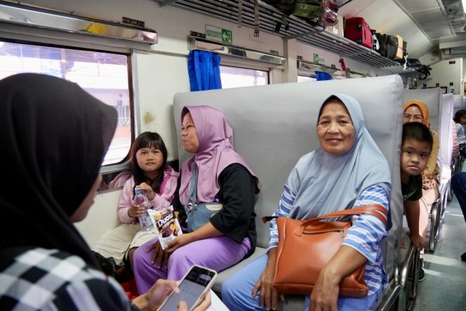 
					Pelanggan KA Rajabasa Tembus 557 Ribu, KAI Dorong Konektivitas dan Wisata di Sumatra