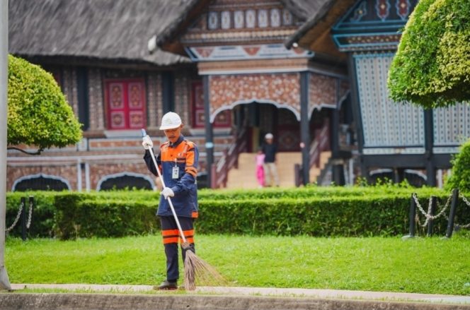 
					Resclean Jaga Kebersihan TMII, Wujud Nyata Kepedulian terhadap Warisan Budaya Indonesia