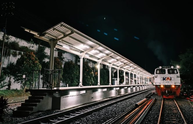 
					Tingkatkan Layanan, KAI Daop 1 Jakarta Tinggikan Peron 2 Stasiun Sukabumi