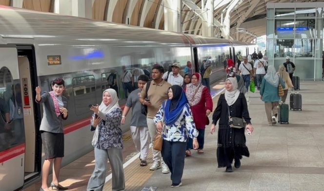 
					Penumpang Rombongan Whoosh Naik 180%, Promo Diskon Jadi Magnet Perjalanan Kolektif