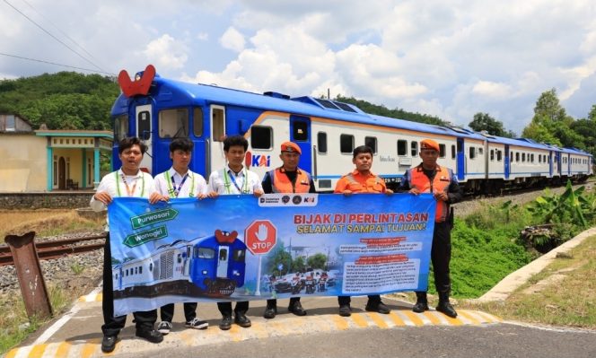 
					KAI Daop 6 Yogyakarta Gencarkan Sosialisasi Keselamatan di Lima Titik Perlintasan KA Batara Kresna
