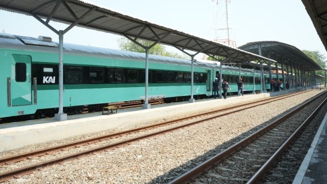 
					Kereta Petani dan Pedagang Mulai Beroperasi 1 Desember di Lintas Merak-Rangkasbitung