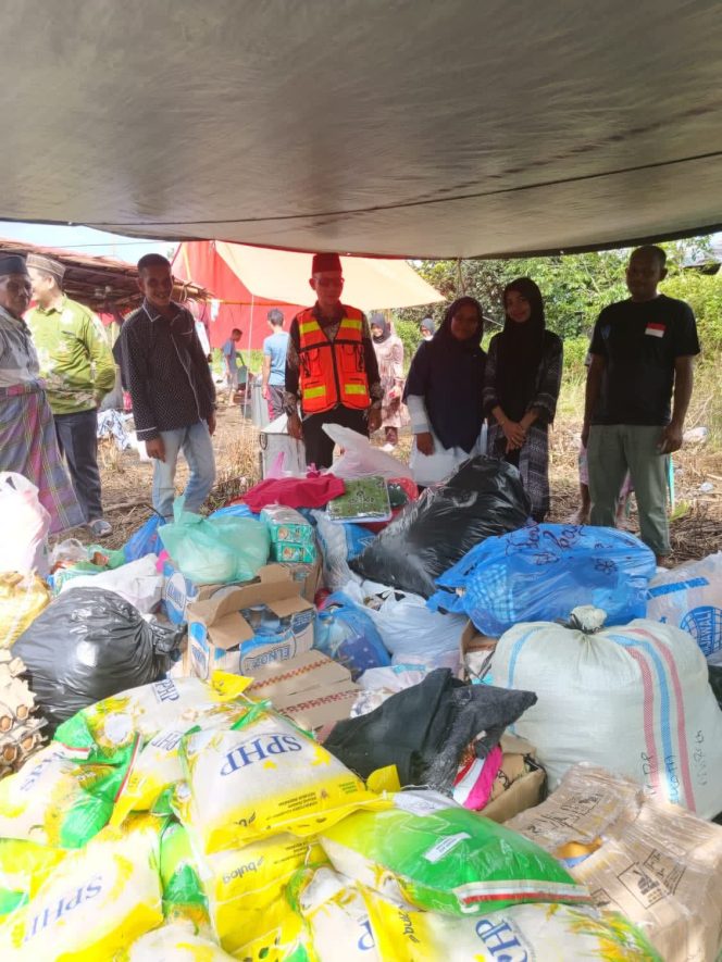
 Ketua BFLF Lhokseumawe Turun Langsung Salurkan Bantuan untuk Korban Banjir Bandang Aceh Utara