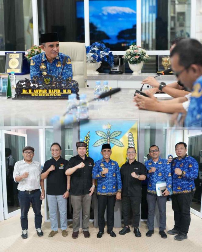 
					Gubernur Sulteng Pimpin Rapat Persiapan Fornas 2027, Bahas Finalisasi Logo, Maskot, dan Jingle