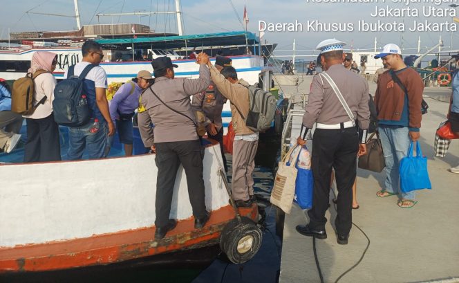 
					Polri Hadir untuk Masyarakat Berikan Pelayanan Dan Pengamanan Wisatawan Ke Pulau Seribu