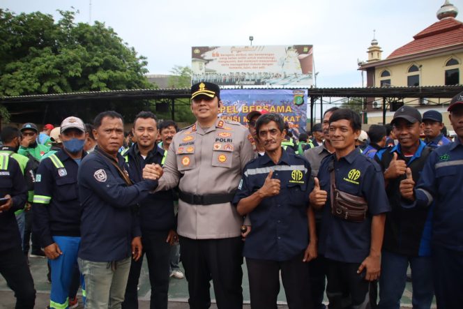 
 Kapolres Pelabuhan Tanjung Priok Pimpin Apel Gabungan Potensi Masyarakat: ‘Bersama Kita Jaga Jakarta