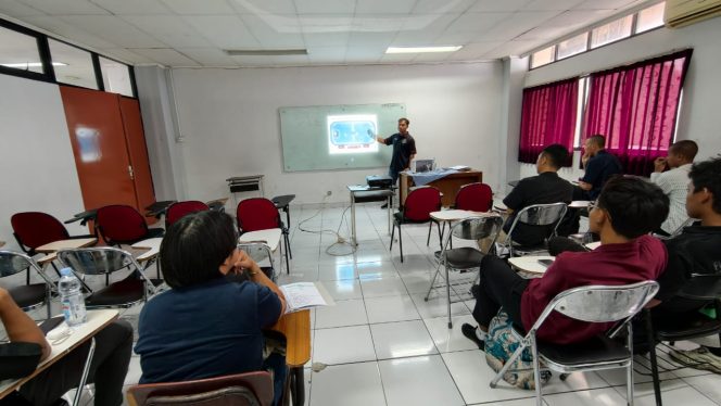 
					AFI Jakarta Gelar Penataran Wasit, Pelatih, dan Manajemen Pertandingan Floorball