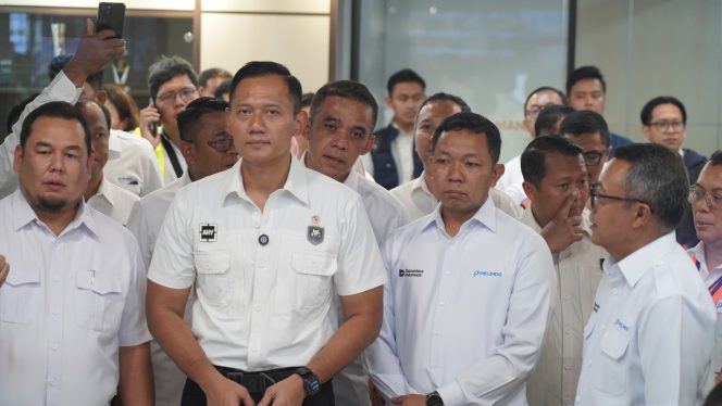 
					Menko AHY cek kesiapan Nataru di Terminal Penumpang Pelabuhan Tanjung Priok. Foto istimewa/Pelindo Regional 2 