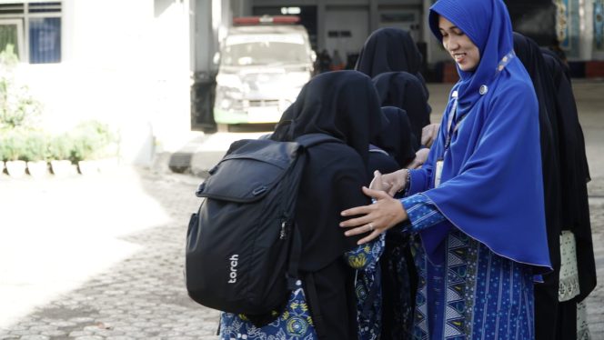 
 Ibu sebagai Guru dan Guru para Ibu