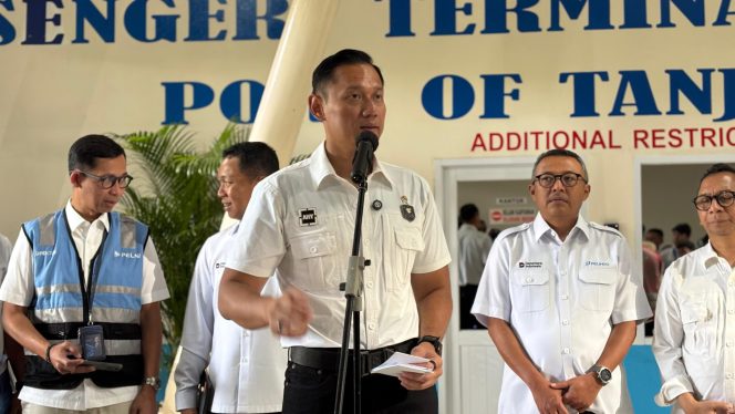 
					Pastikan Kesiapan Pelayanan Hadapi Libur Nataru, Menko Bidang Infrawil AHY Tinjau Langsung Pelabuhan Tanjung Priok