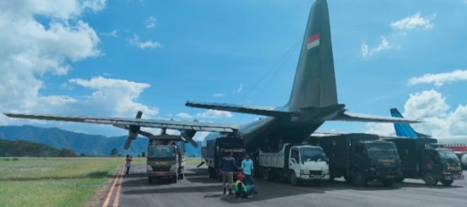 
 30 Ton Beras Bantuan Presiden Tiba di Bandara Rembele Bener Meriah