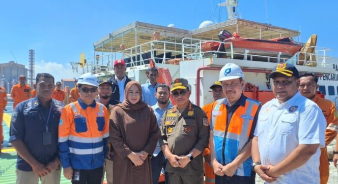 
					Mendagri saat tiba di Pelabuhan Lhokseumawe, Ahad (30/11/2025)