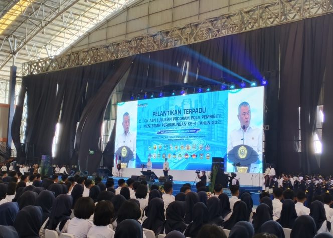 
 Menhub saat memberikan arahan pada 2.563 ASN Polbit di Hanggar 1 Bandara Budiarto, Curug, Tangerang