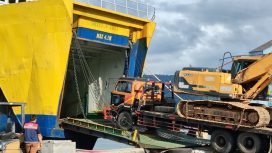 Exavator diangkut KMP Jatra II