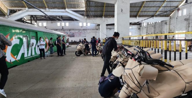 
					Angkutan motor gratis