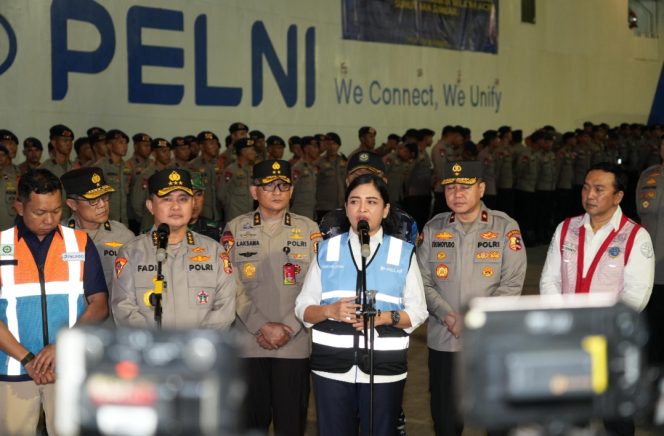 
					Dirut PELNI saat pelepasan