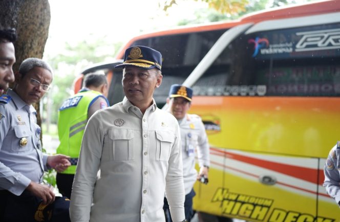 
					Dirjen Hubdat tinjau rampcheck di rest area Ciawi