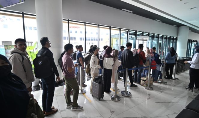 
 Antrean di Pelabuhan Merak