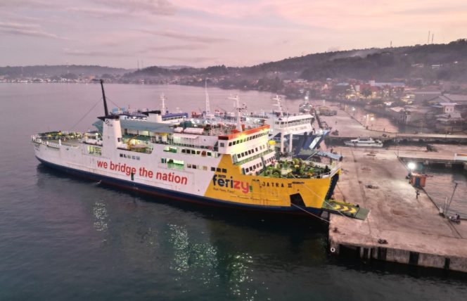 
 Armada ASDP di Danau Toba