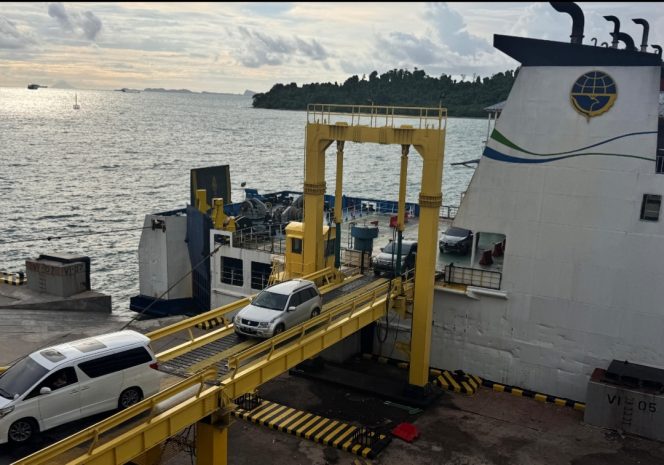 
 Suasana Pelabuhan Merak