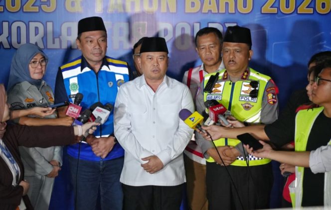 
					Menhub dan stakeholder 