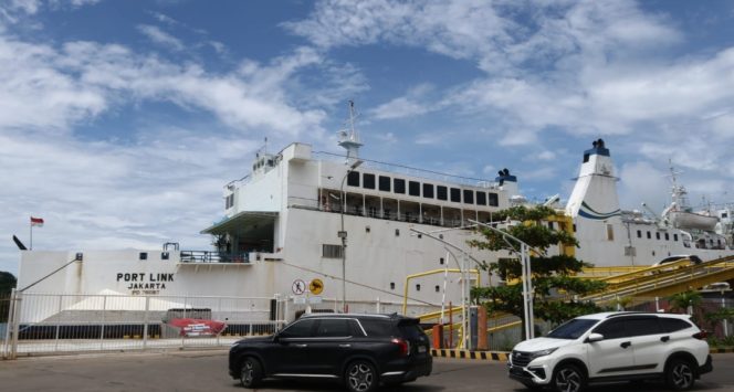 
					Suasana di Pelabuhan Penyeberangan Merak