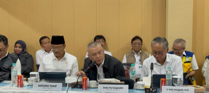 
					Menhub Dudy saat paparan di Rakor di Aceh