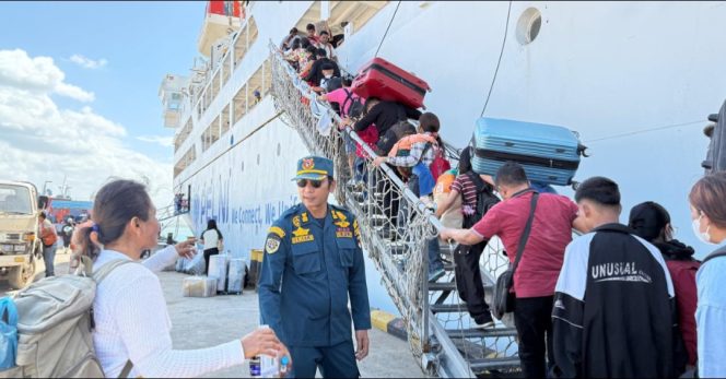 
					Angkutan penumpang laut libur Nataru
