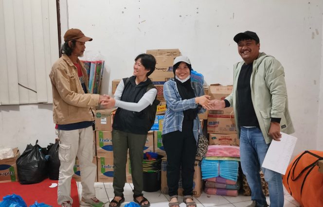 
					Relawan Gabungan Salurkan Bantuan Logistik dan Trauma Healing di Desa Toweren