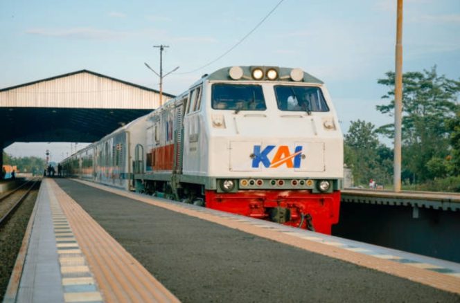 
					Mobil Kecelakaan dengan KA di Jalur Kampung Bandan-Kemayoran, Daop 1 Jakarta Tekankan Keselamatan di Perlintasan Rel
