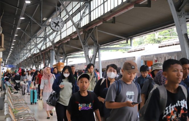 
					KAI Divre III Palembang Layani 3.825 Penumpang di Hari Natal, Stasiun Kertapati Paling Ramai