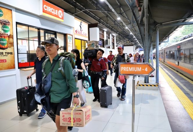 
 Update Penjualan Tiket KA Nataru Capai 1,92 Juta, Stasiun Pasar Senen Paling Ramai