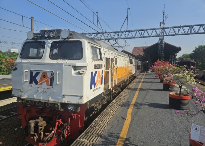 
					KAI Daop 1 Jakarta Ingatkan Warga Tidak Buang & Bakar Sampah di Sepanjang Jalur KA