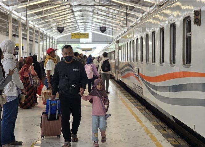 
 Surabaya, Malang, dan Yogyakarta jadi Tujuan Penumpang KA di Masa Nataru, Tiket Makin Menipis